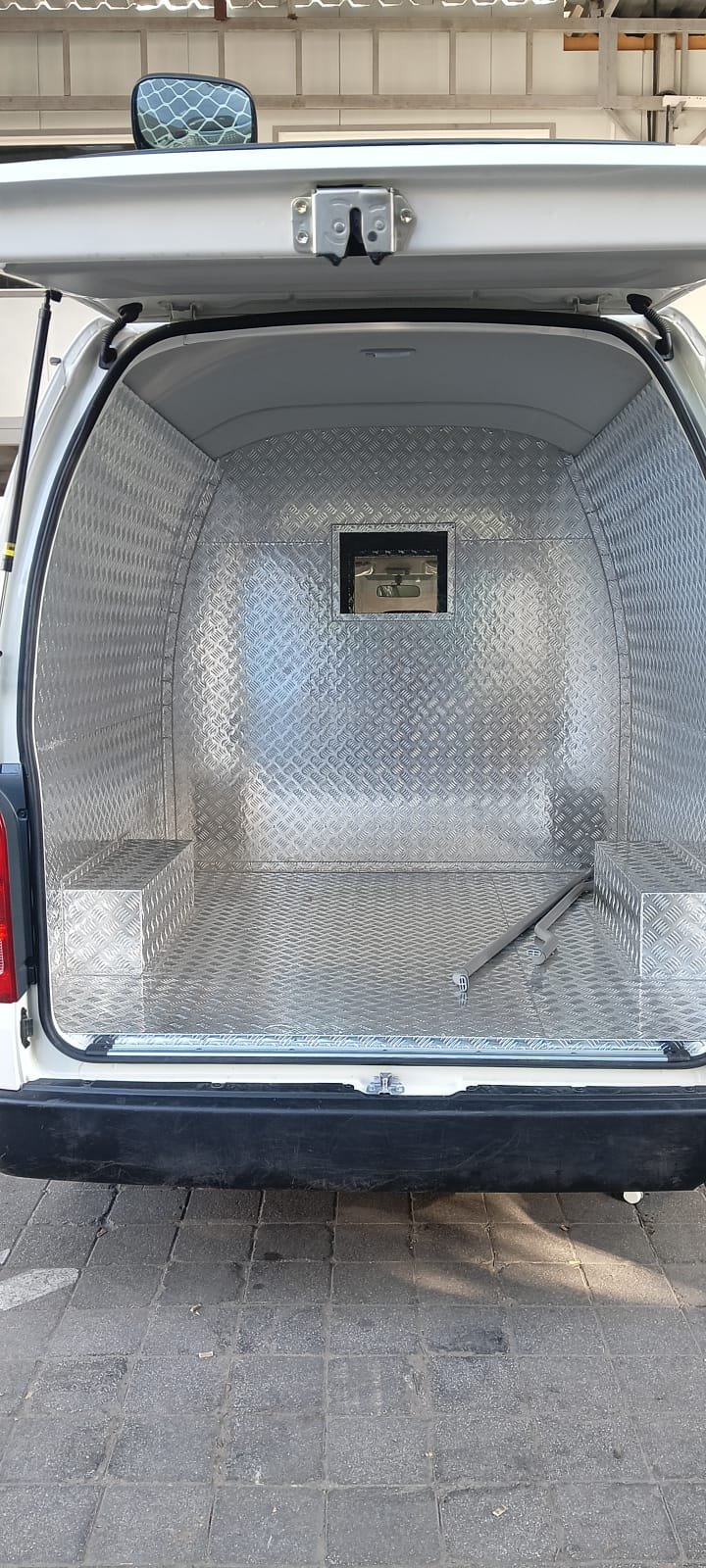 use-of-chiller-vans-in-pharmaceutical-industry-dubai